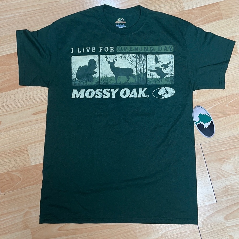New with tags men’s Mossy oak tshirt